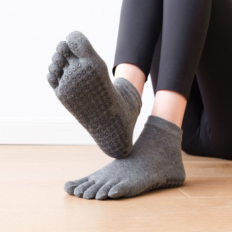 Anti-Slip Women Pilates Socks  - مراجعة Grip Sock Yoga وسعره
